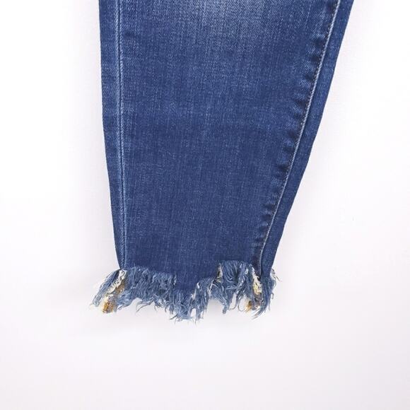 𝅺HIDDEN Jeans NWOT Distressed Size 27 x 27 Waist Frayed Raw Hem Boho Size‎ 6 - Picture 3 of 9